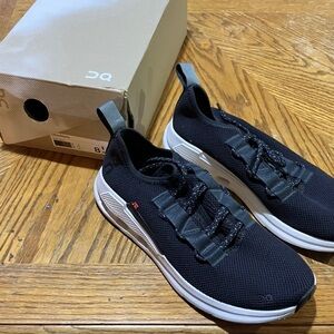 Men's Black and White Sneakers